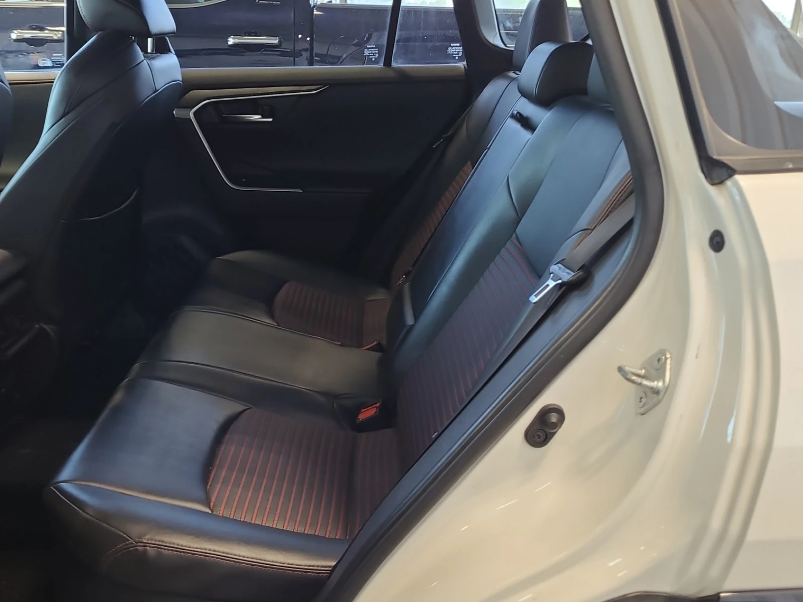 Toyota Rav4 XSE /CARFAX/КОЖА/ХИБРИД/, снимка 11 - Автомобили и джипове - 55990792