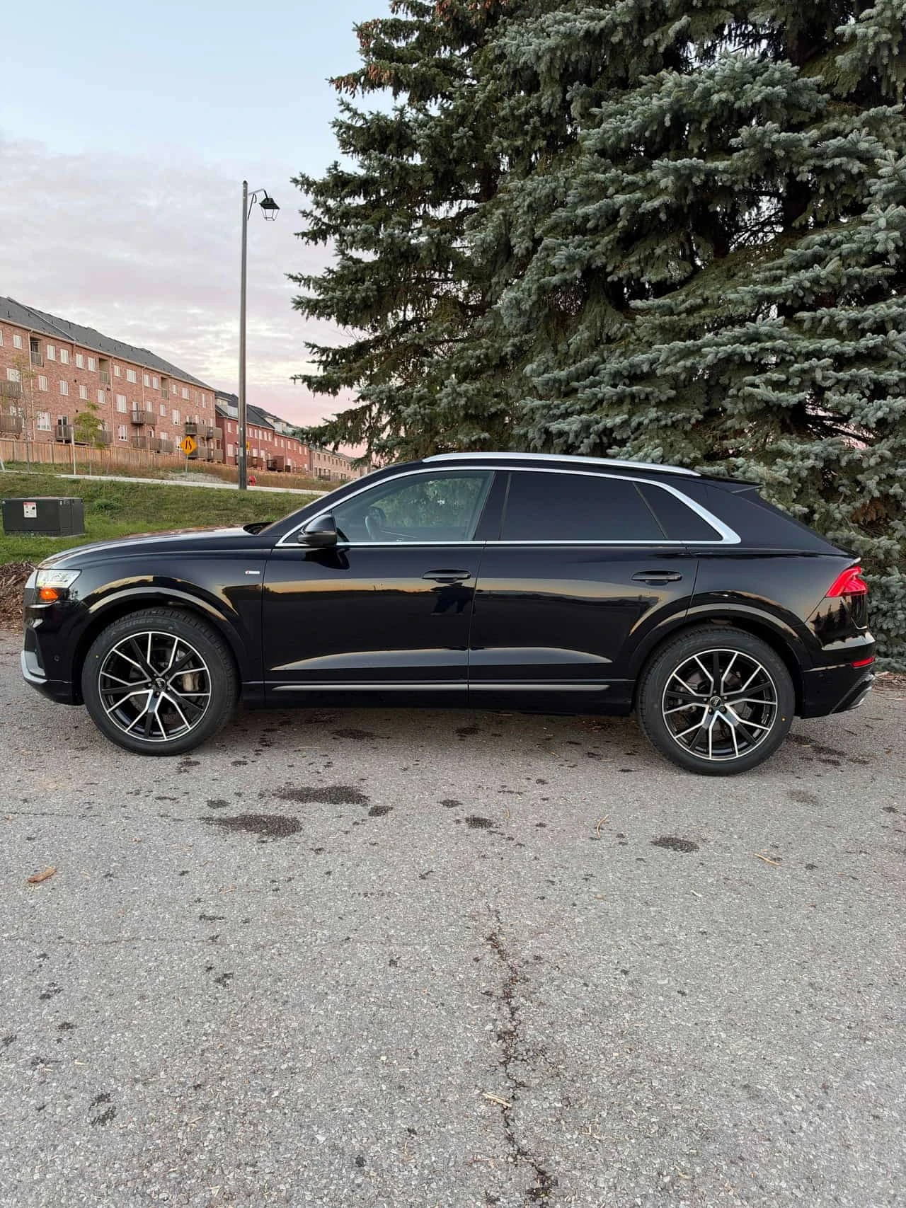 Audi Q8 * Progressiv * CARFAX * ЦЕНА ДО БГ, снимка 2 - Автомобили и джипове - 56599720