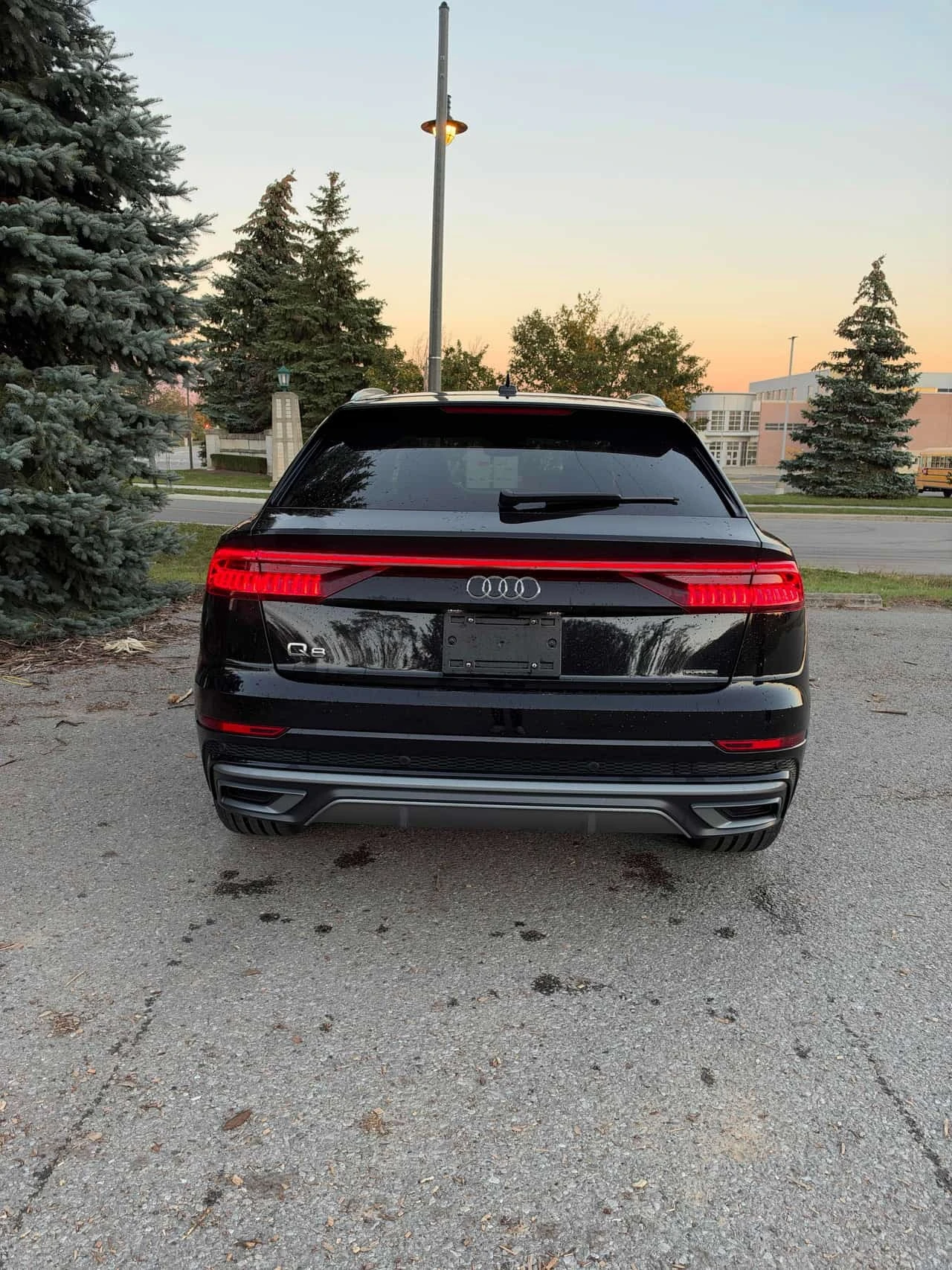 Audi Q8 * Progressiv * CARFAX * ЦЕНА ДО БГ, снимка 5 - Автомобили и джипове - 56599720