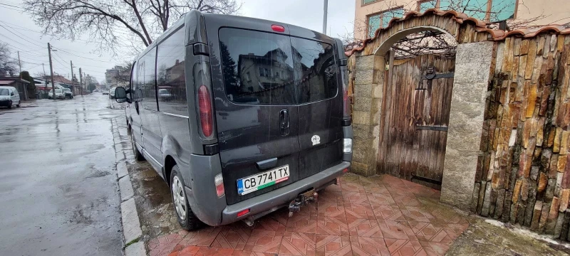 Opel Vivaro 1.9 дизел, снимка 3 - Бусове и автобуси - 49342618