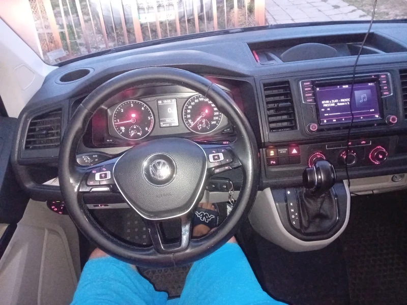VW Transporter 2.0tdi 204h дистроник, снимка 8 - Бусове и автобуси - 51629760