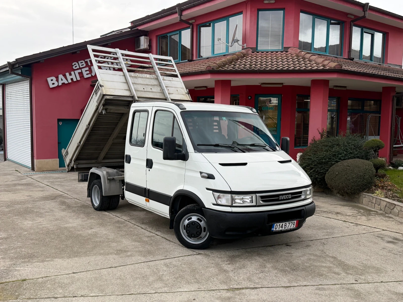 Iveco Daily 3.0HPT* 35C14* 6+ 1 места, снимка 1