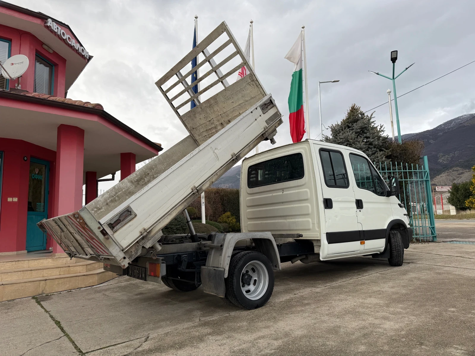 Iveco Daily 3.0HPT* 35C14* 6+ 1 места - изображение 10