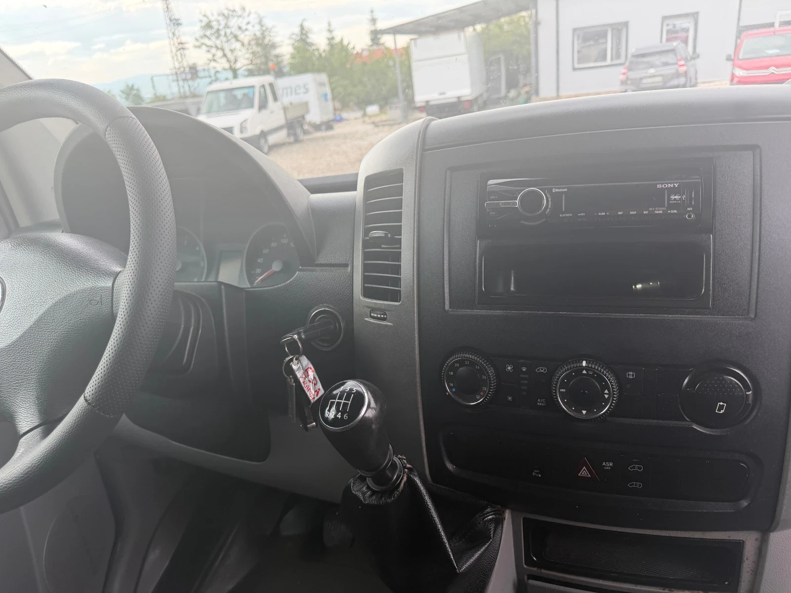 VW Crafter Топ!250хкм!Клима, снимка 12 - Бусове и автобуси - 54658546