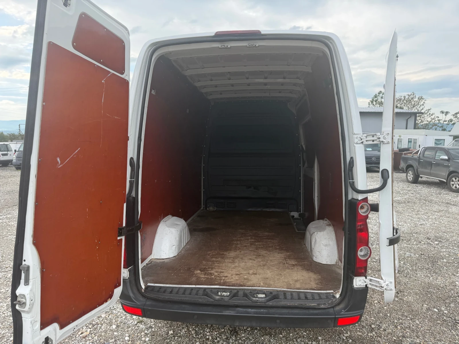 VW Crafter Топ!250хкм!Клима, снимка 6 - Бусове и автобуси - 54658546