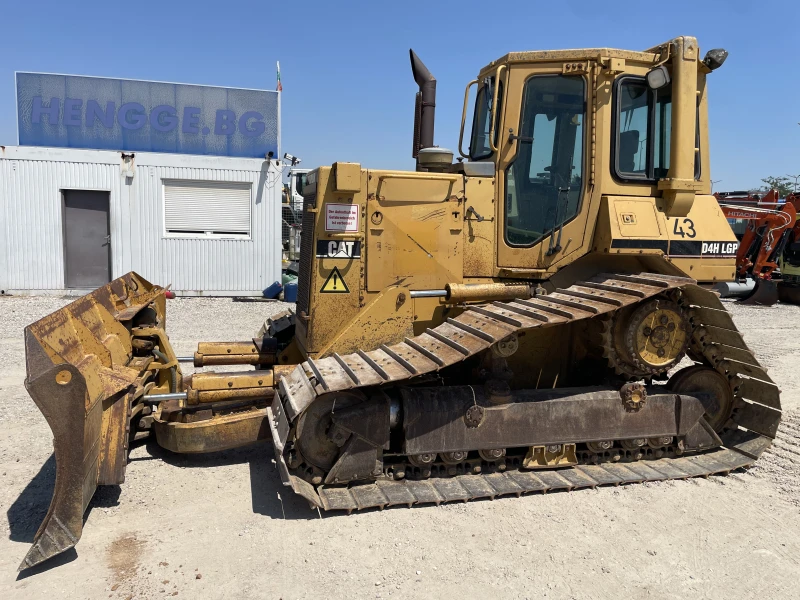 Булдозер Cat D4H