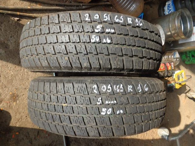 Гуми Зимни 205/65R16, снимка 3 - Гуми и джанти - 20234621