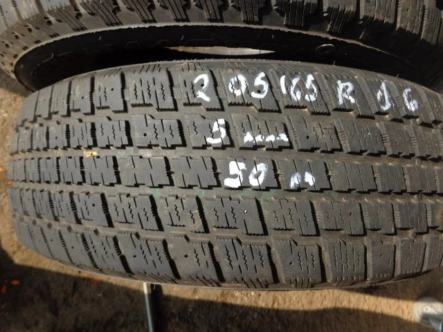 Гуми Зимни 205/65R16, снимка 5 - Гуми и джанти - 20234621