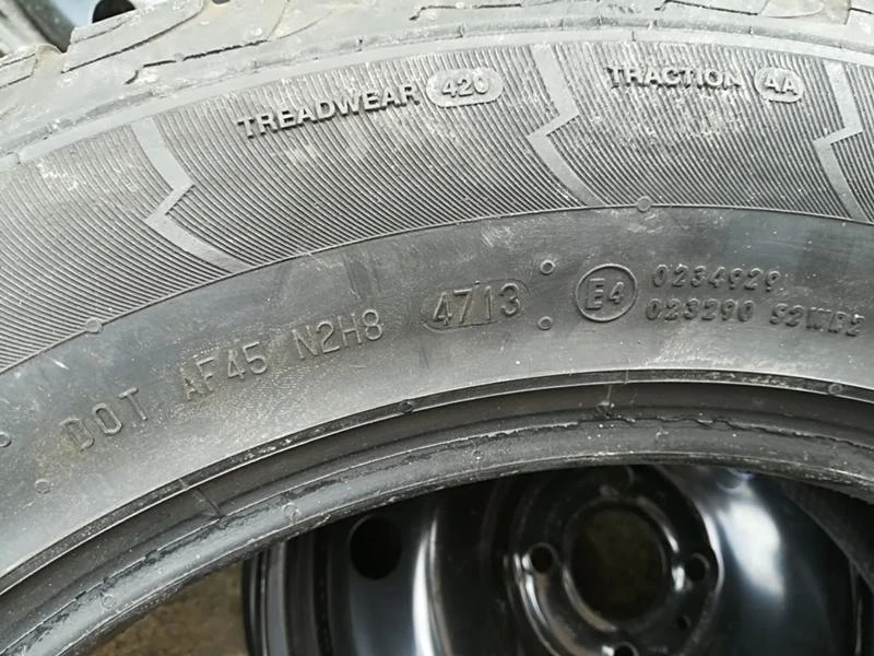 Гуми Летни 235/60R18, снимка 7 - Гуми и джанти - 26215911