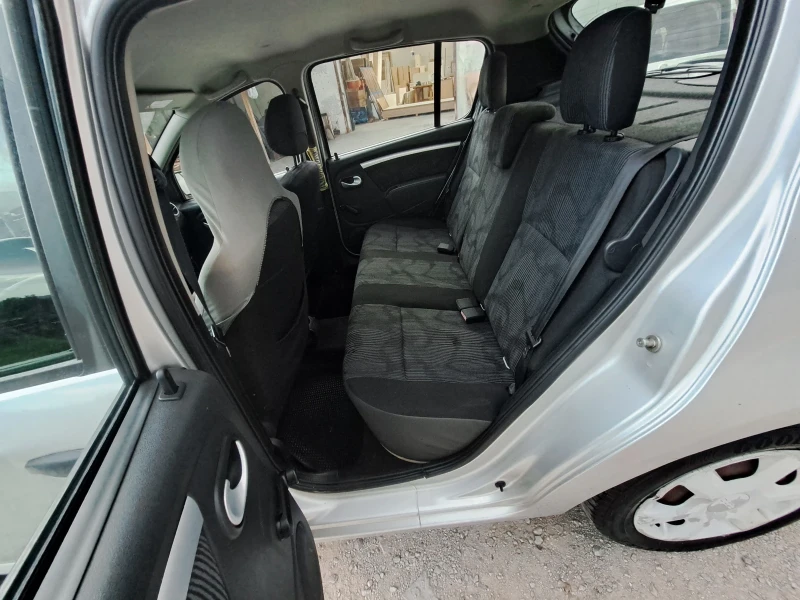 Dacia Sandero 1.4 бензин , снимка 11 - Автомобили и джипове - 47465400