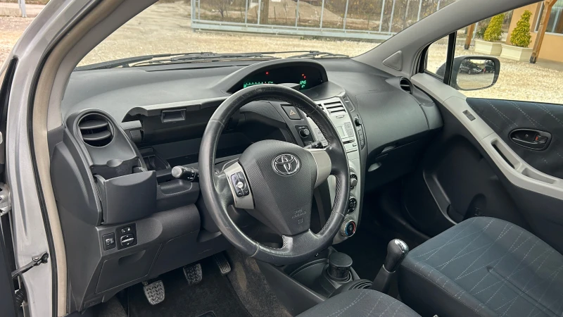 Toyota Yaris 1.0-69к.с.-ВНОС ИТАЛИЯ, снимка 10 - Автомобили и джипове - 48061643