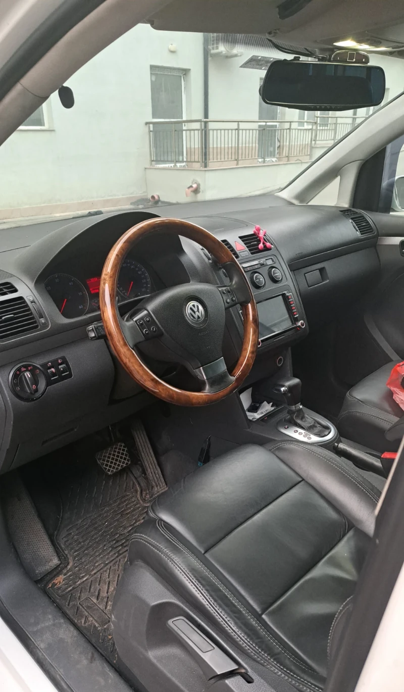 VW Touran 2000 tdi, снимка 6 - Автомобили и джипове - 49471857