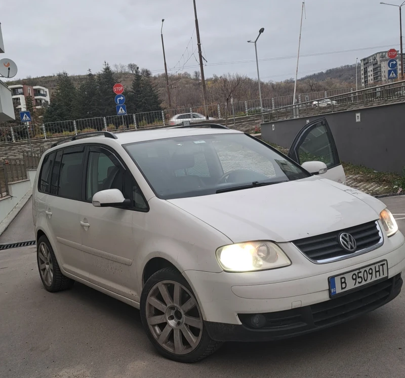 VW Touran 2000 tdi, снимка 1 - Автомобили и джипове - 49471857