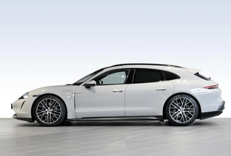 Porsche Taycan SPORT-TURISMO* HEAD-UP* PANO* DISTR* CAM* LED* , снимка 4 - Автомобили и джипове - 52131896