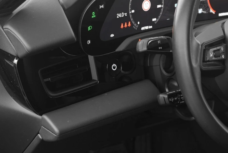 Porsche Taycan SPORT-TURISMO* HEAD-UP* PANO* DISTR* CAM* LED* , снимка 9 - Автомобили и джипове - 52131896