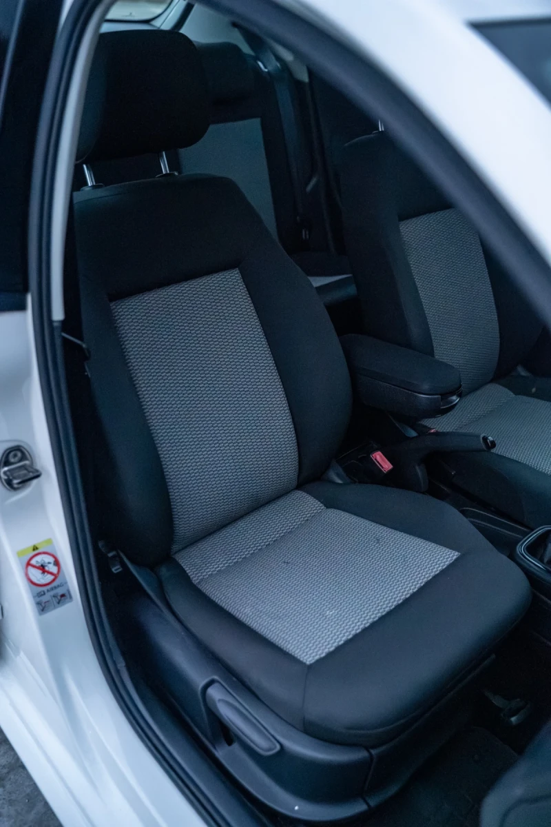 VW Polo 1.6tdi 90hp carplay, снимка 12 - Автомобили и джипове - 52395471