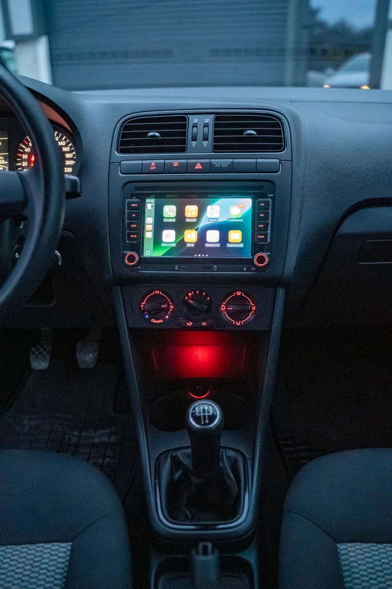 VW Polo 1.6tdi 90hp carplay, снимка 7 - Автомобили и джипове - 52395471