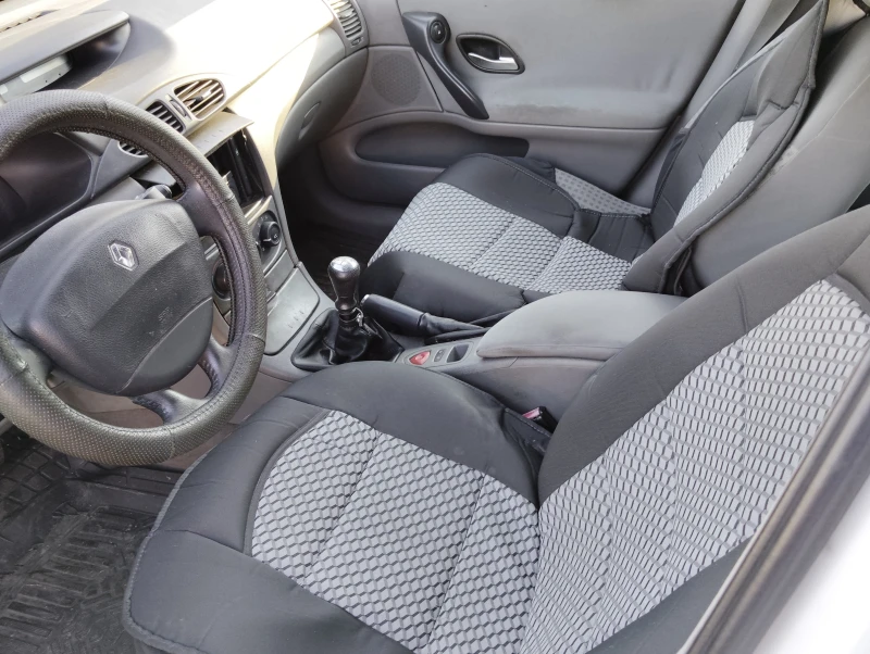 Renault Laguna, снимка 7 - Автомобили и джипове - 52845944