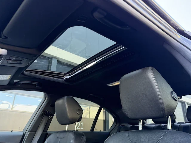 BMW 330 330d M-Pakket Head-Up , снимка 9 - Автомобили и джипове - 54333097