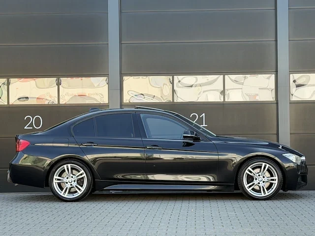 BMW 330 330d M-Pakket Head-Up , снимка 3 - Автомобили и джипове - 54333097