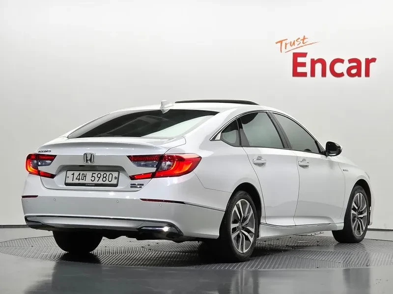 Honda Accord 2.0 Hybrid Touring, снимка 2 - Автомобили и джипове - 55699961
