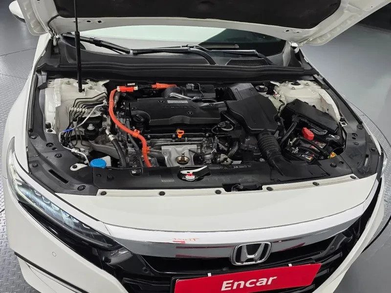 Honda Accord 2.0 Hybrid Touring, снимка 6 - Автомобили и джипове - 55699961