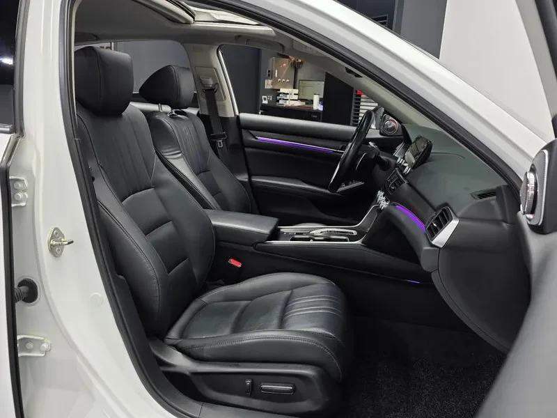 Honda Accord 2.0 Hybrid Touring, снимка 11 - Автомобили и джипове - 55699961