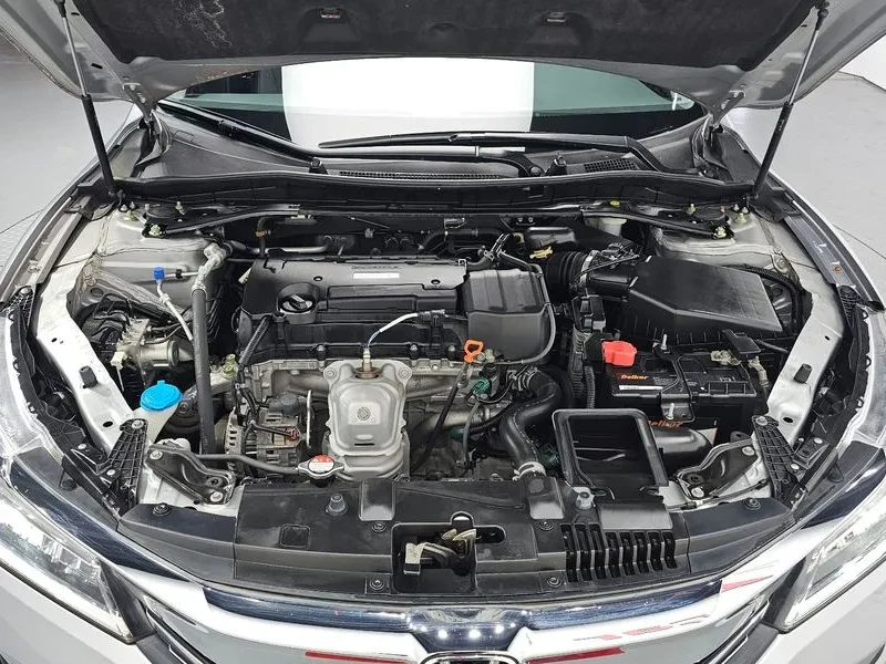 Honda Accord 2.4 22k km!, снимка 6 - Автомобили и джипове - 55888931