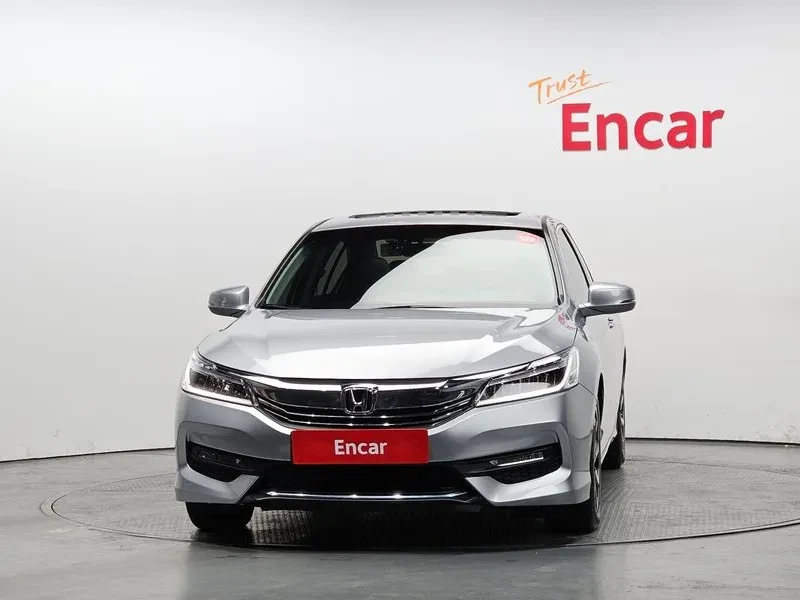 Honda Accord 2.4 22k km!, снимка 3 - Автомобили и джипове - 55888931