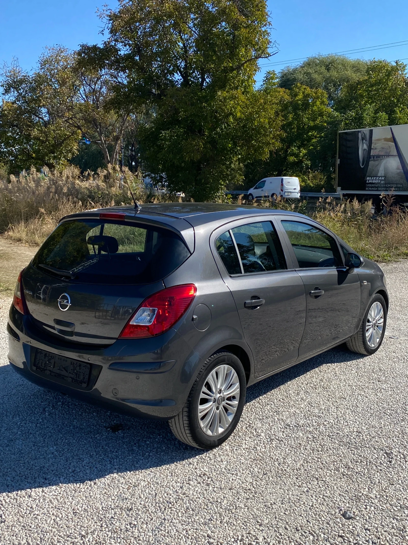 Opel Corsa 1.4-101кс-COSMO-FEISLIFT-117000км-ЧИСТО НОВА - изображение 7