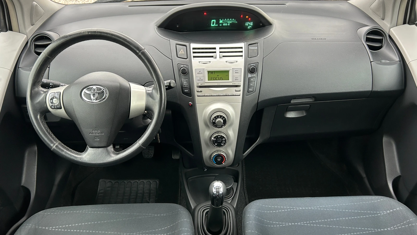 Toyota Yaris 1.0-69к.с.-ВНОС ИТАЛИЯ - изображение 9