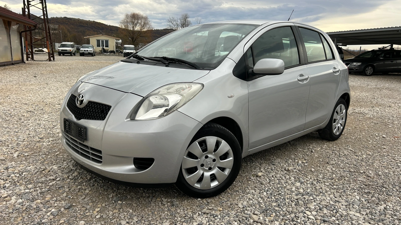 Toyota Yaris 1.0-69к.с.-ВНОС ИТАЛИЯ - изображение 2