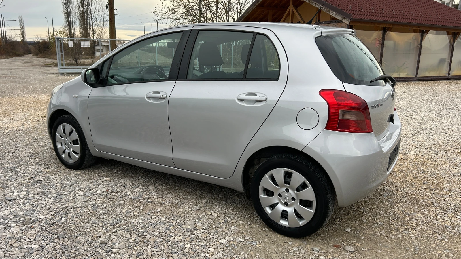 Toyota Yaris 1.0-69к.с.-ВНОС ИТАЛИЯ - изображение 4