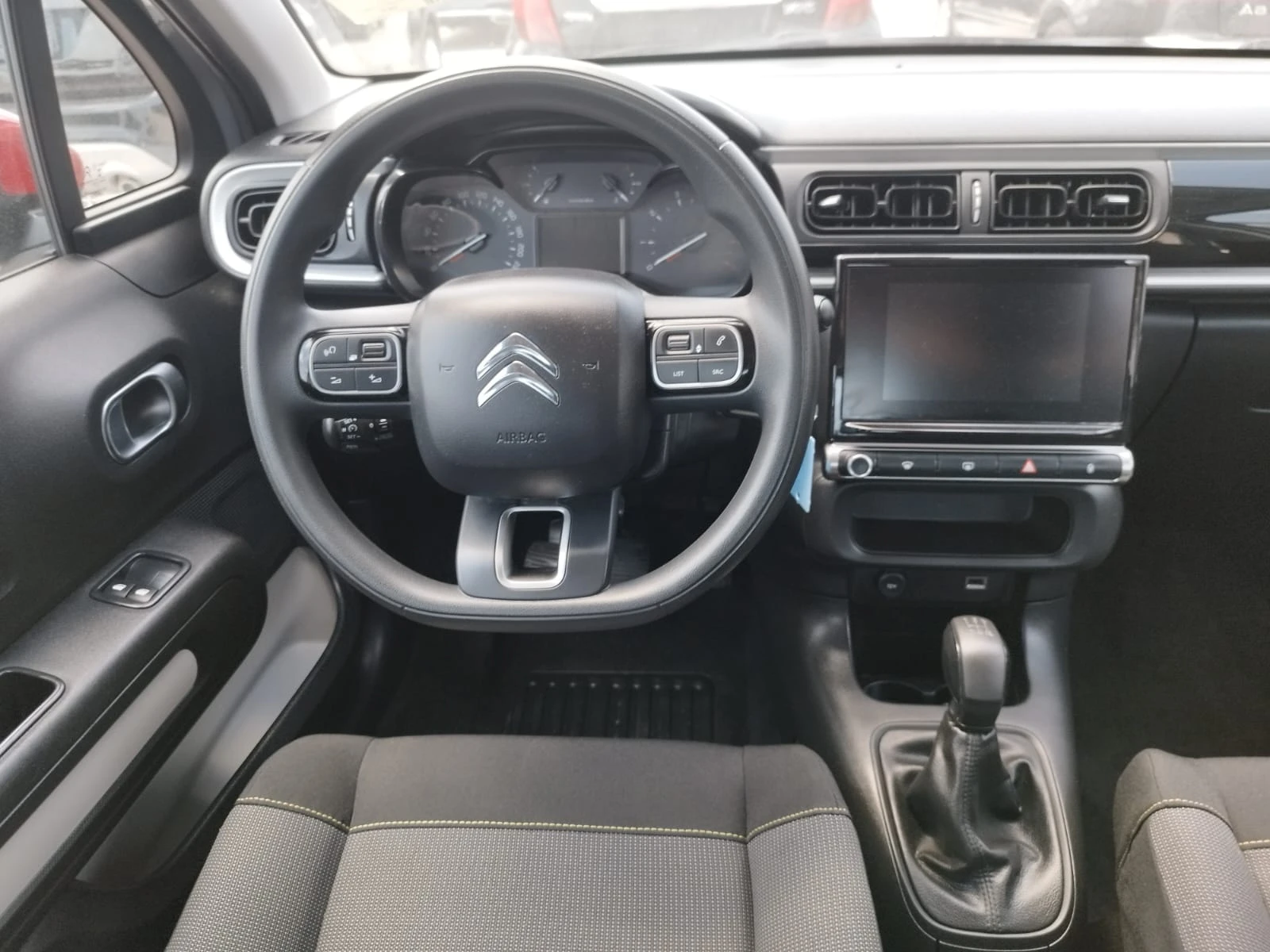 Citroen C3 1.2i VTI ESSENCE 47 000км - изображение 8