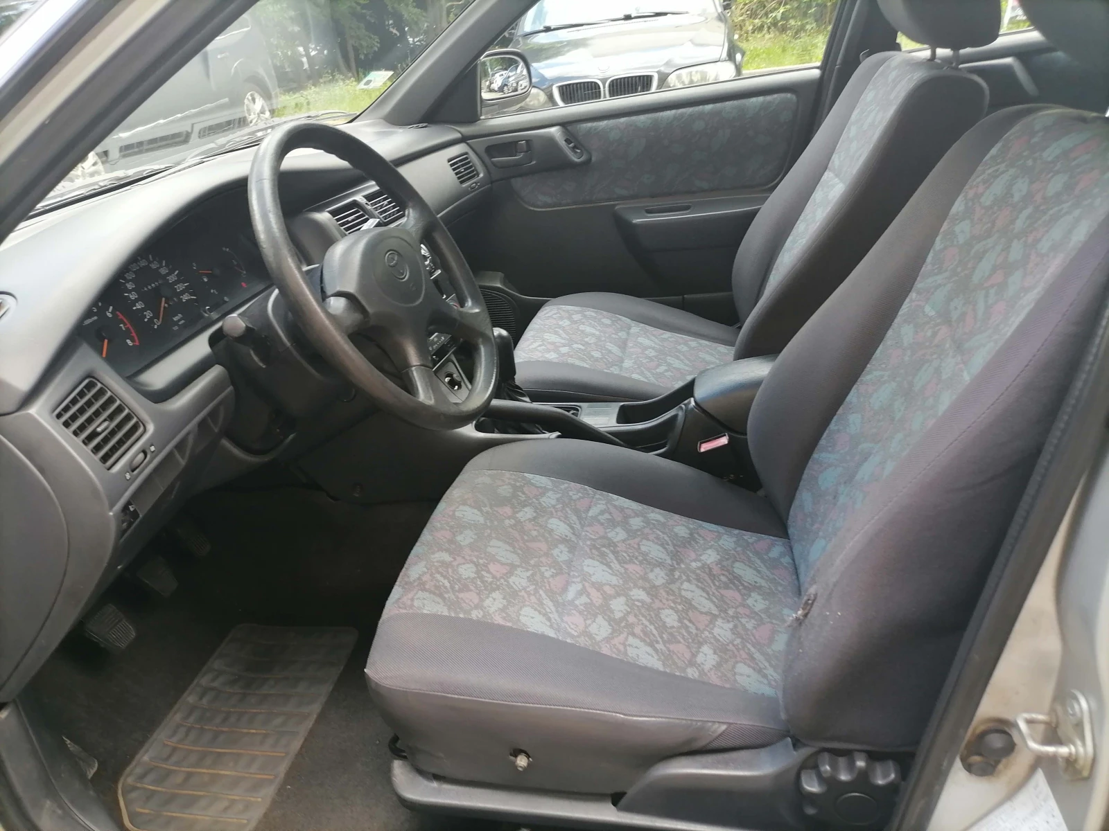 Toyota Carina E - изображение 8