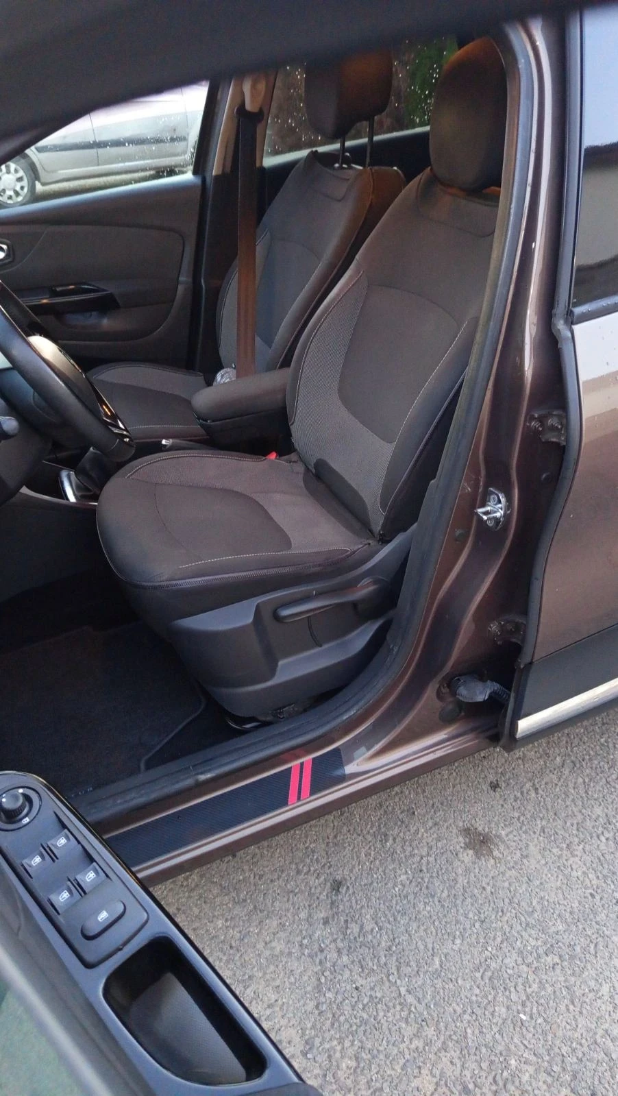 Renault Captur 1.5 - изображение 8