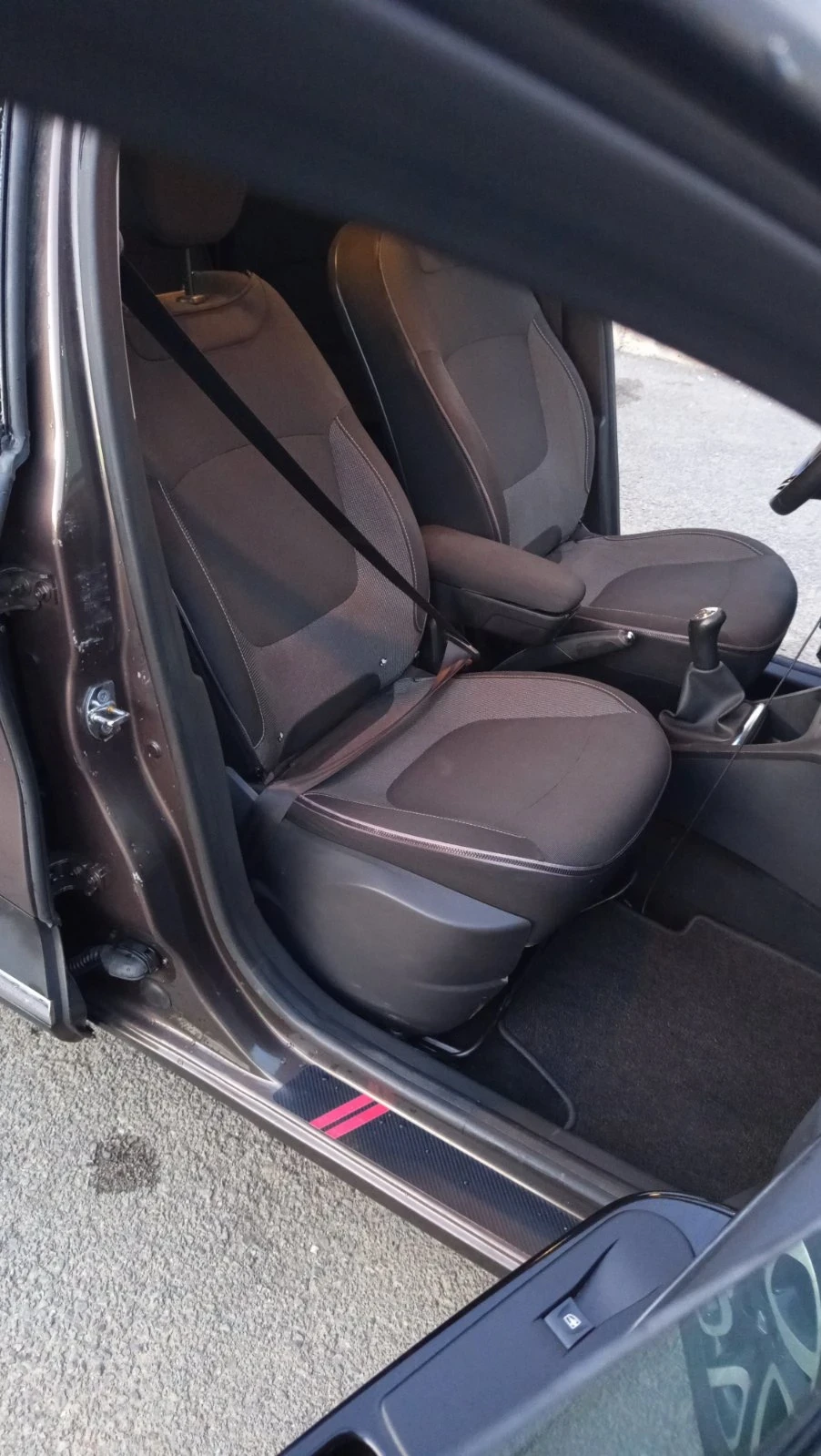 Renault Captur 1.5 - изображение 9