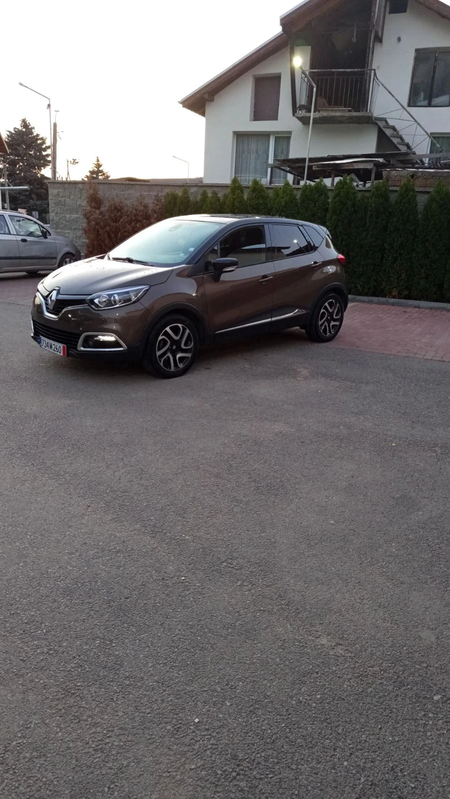 Renault Captur 1.5 - изображение 2