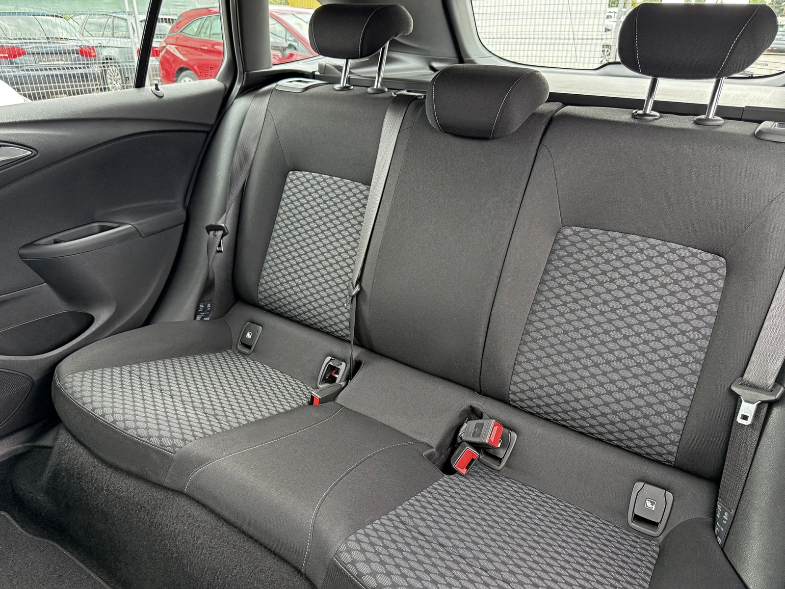 Opel Astra SPORTS TOURER 1.5 CDTI - изображение 10