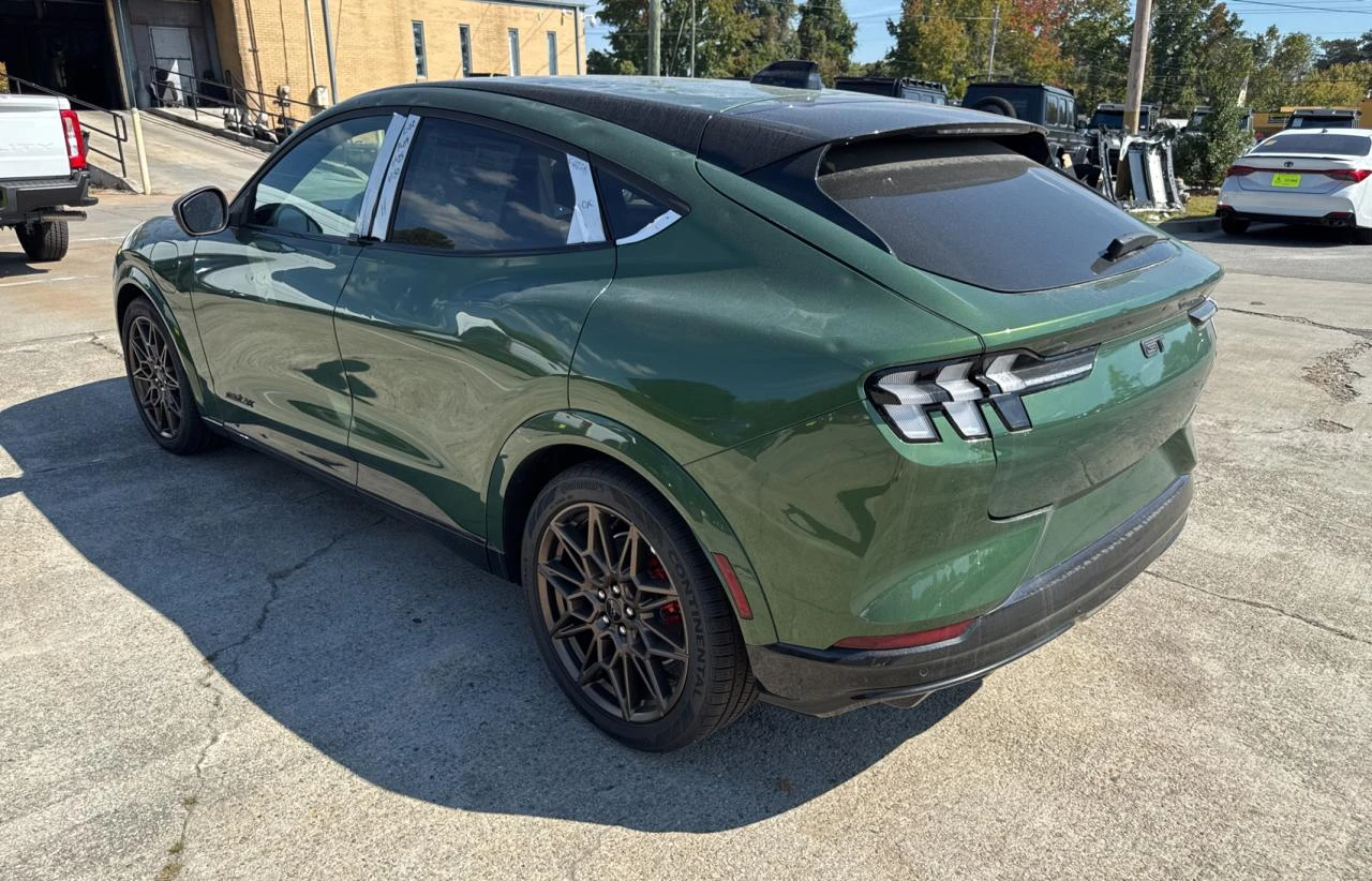 Ford Mustang Mach-E GT AWD ЧИСТО НОВ! ГРАДУШКОВ! - изображение 3