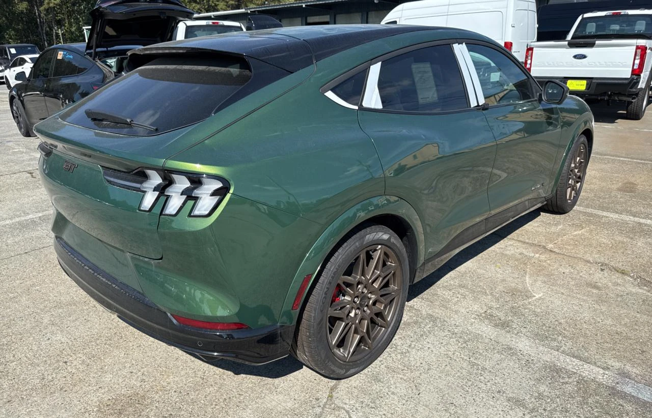 Ford Mustang Mach-E GT AWD ЧИСТО НОВ! ГРАДУШКОВ! - изображение 4