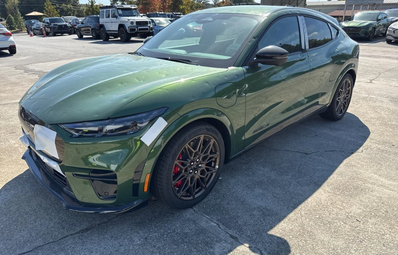 Ford Mustang Mach-E GT AWD ЧИСТО НОВ! ГРАДУШКОВ! - изображение 2