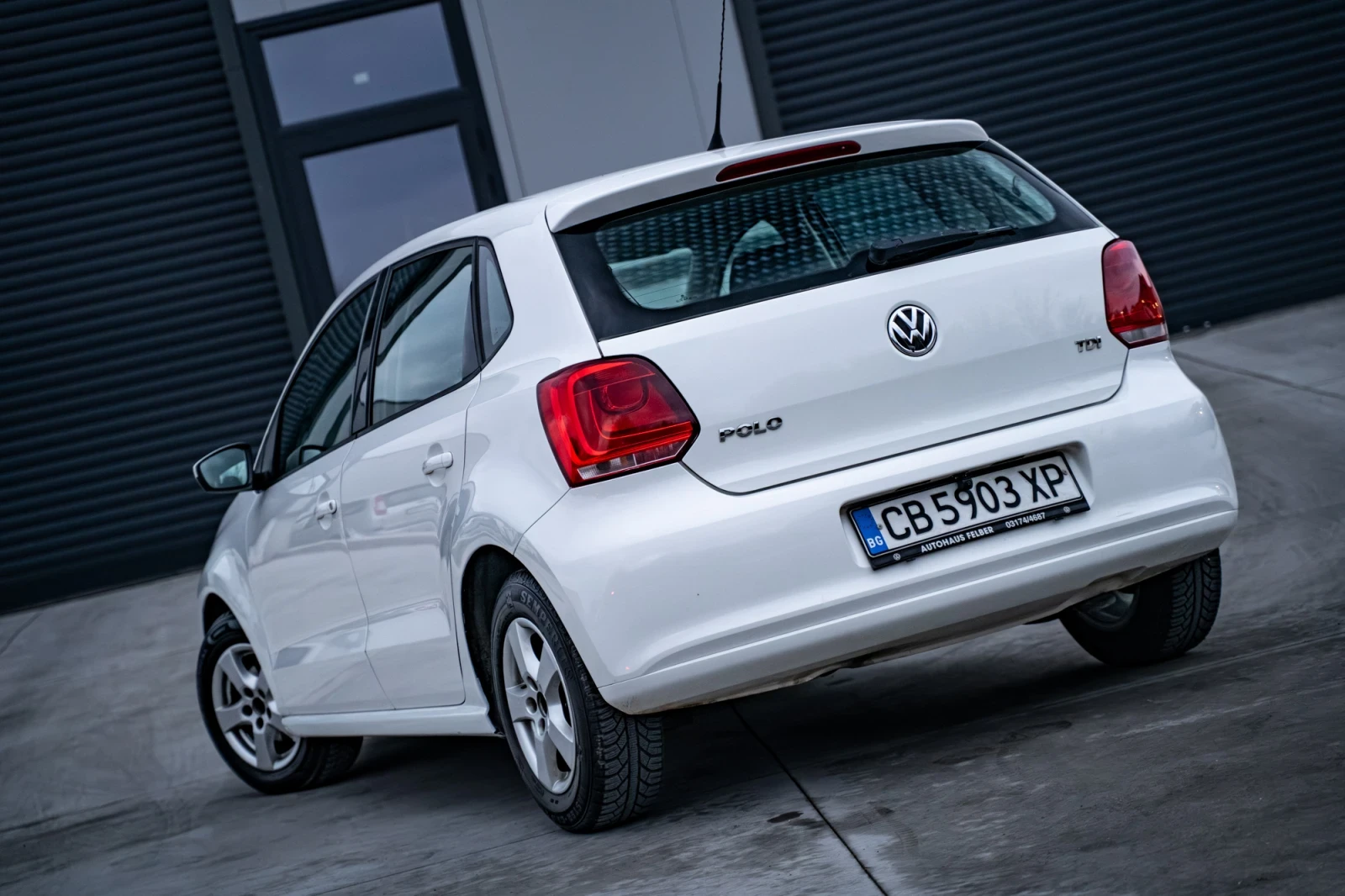 VW Polo 1.6tdi 90hp carplay | Mobile.bg   4