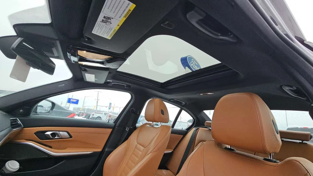 BMW 330 * 330i xDrive * CARFAX * ЦЕНА ДО БГ, снимка 17 - Автомобили и джипове - 53946487