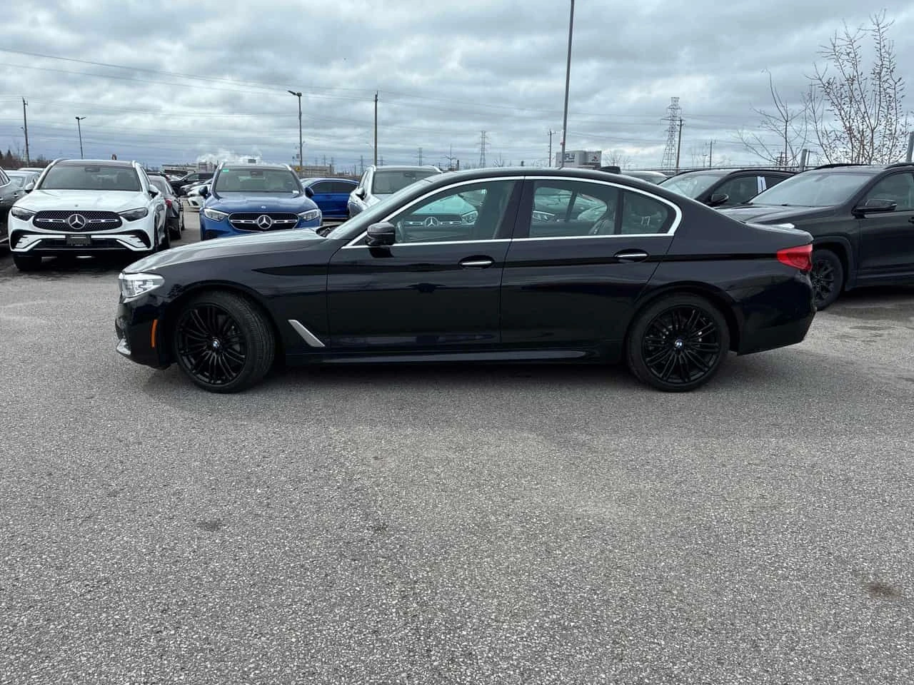 BMW 530 i xDrive/360 КАМЕРИ/ОТ ПРЕДСТАВИТЕЛСТВО, снимка 3 - Автомобили и джипове - 54057712