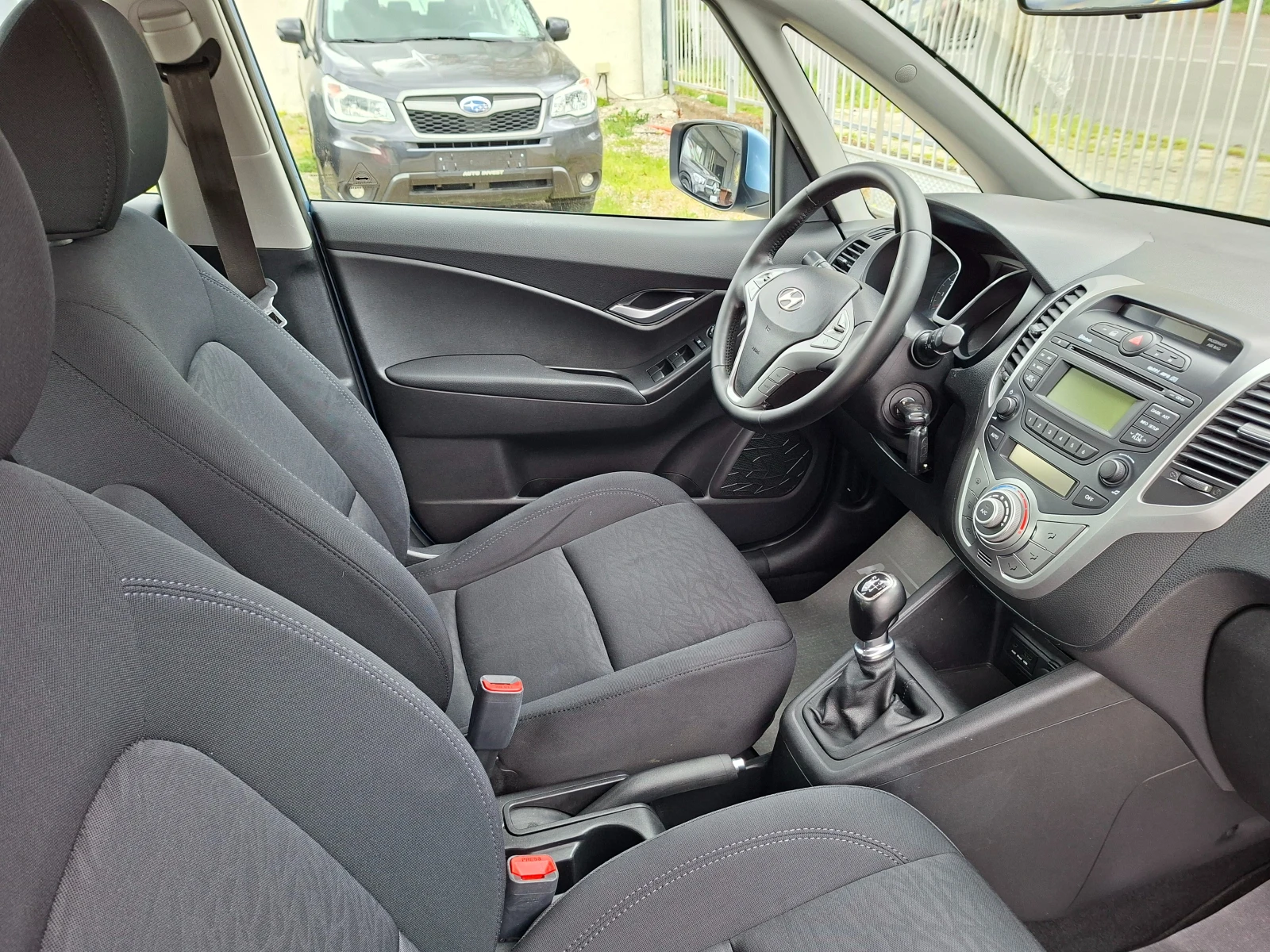 Hyundai Ix20 1.4/90кс, снимка 15 - Автомобили и джипове - 54147538