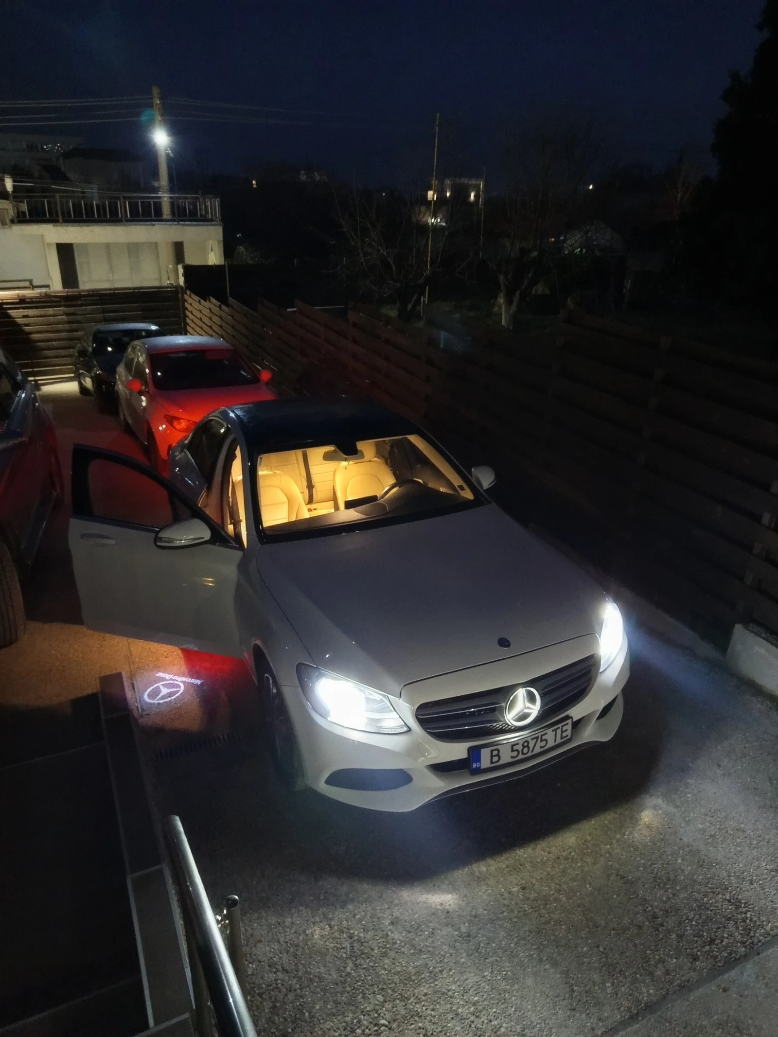 Mercedes-Benz C 300 4MATIC, снимка 7 - Автомобили и джипове - 54376319