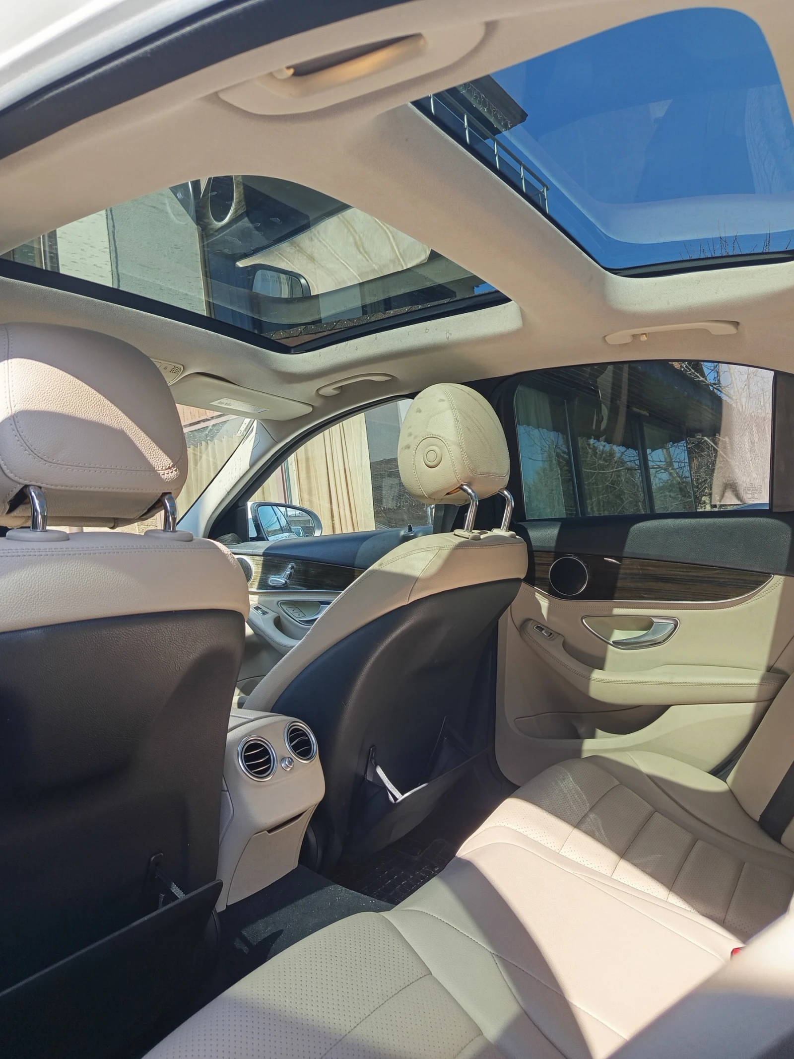 Mercedes-Benz C 300 4MATIC, снимка 5 - Автомобили и джипове - 54376319