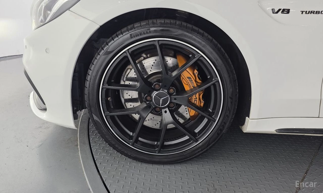 Mercedes-Benz C 63 AMG BURMASTER* ОБДУХ* 360* ПАНО* HEADUP* DISSTR, снимка 5 - Автомобили и джипове - 54387277