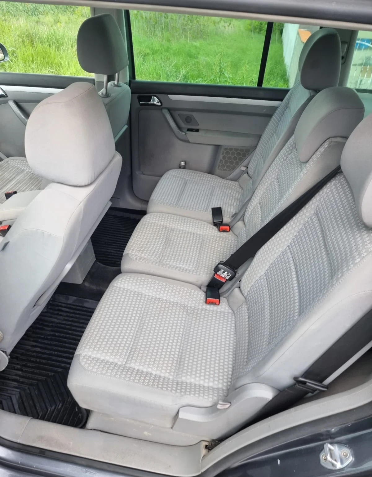 VW Touran 1.9 TDI BLS 6ск, снимка 8 - Автомобили и джипове - 54399155